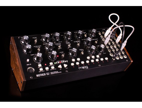 MOOG MOTHER-32 - Tabletop semi-modular synthesizer