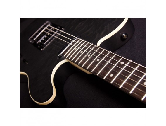 MICHAEL KELLY 1954 Satin Black Wash. Guitare éléctrique type télécaster, corps en Aulne avec top en érable. Micro simple...